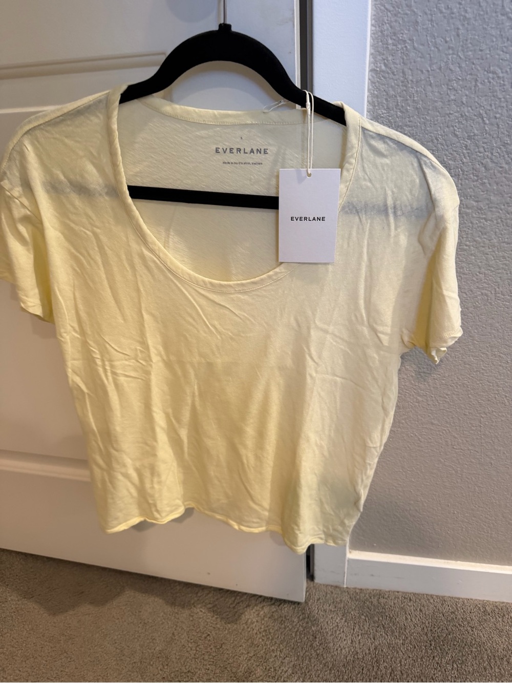 Everlane Pale Yellow Short Sleeve Scoop Neck Tee